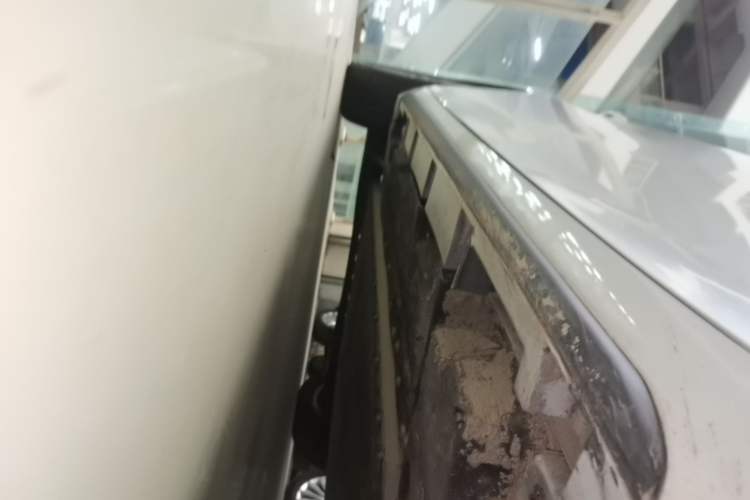 Used AION S 2023 Meizu 580 Lithium Iron Phosphate Right Side Sill