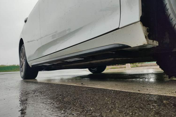 Used AION S 2023 Meizu 580 Lithium Iron Phosphate Right Side Sill