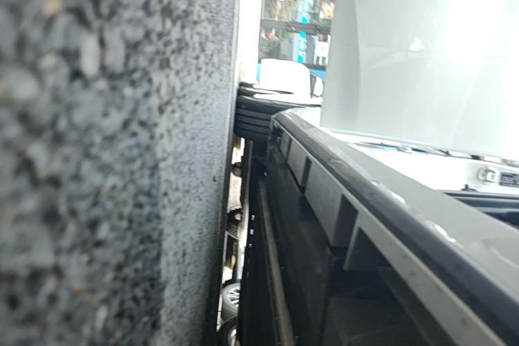 Used AION S 2023 Meizu 580 Lithium Iron Phosphate Right Side Sill