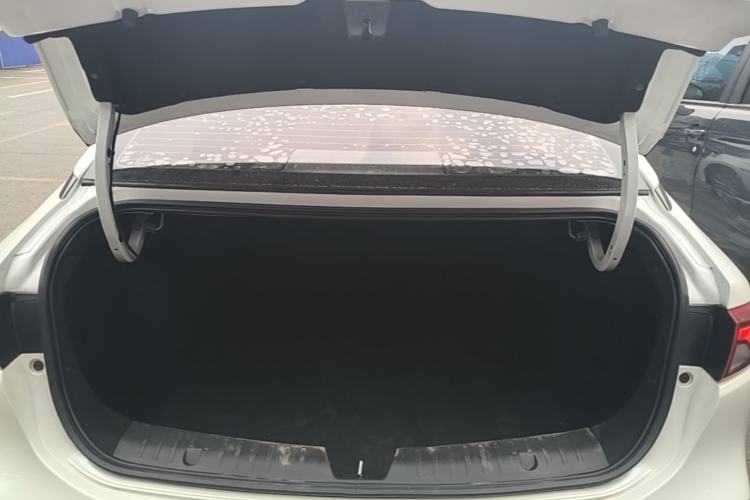Used AION S 2023 Xuan 530 48.67 kWh Lithium Iron Phosphate Trunk