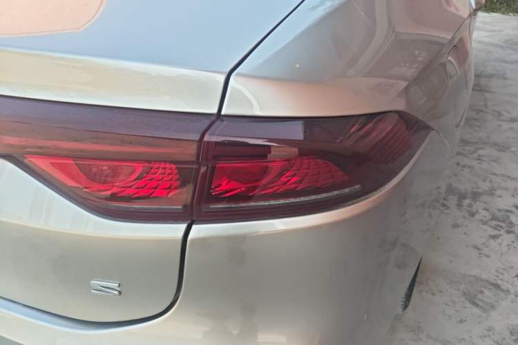 Used AION S 2023 Meizu 580 Lithium Iron Phosphate Right Rear Taillight