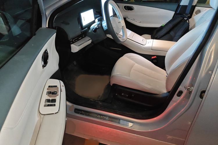 Used AION S MAX 2024 80 Xinghan Edition Ternary Lithium Interior 3