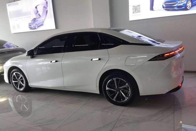 Used AION S MAX 2024 70 Star Edition 54.6 kWh Exterior 3