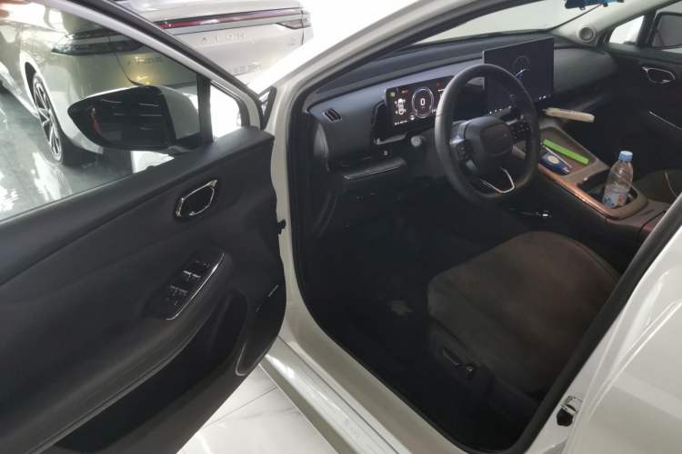 Used AION S MAX 2024 70 Star Edition 54.6 kWh Interior 3