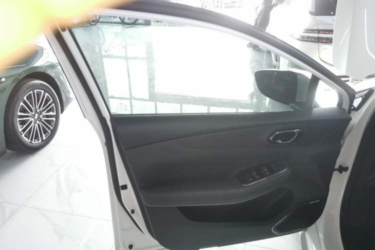 Used AION S MAX 2024 70 Star Edition 54.6 kWh Interior 7