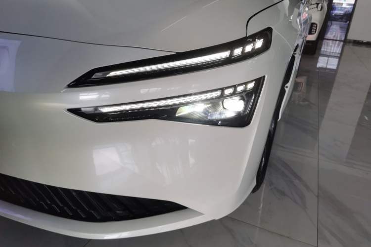 Used AION S MAX 2024 70 Star Edition 54.6 kWh Left Front Headlight