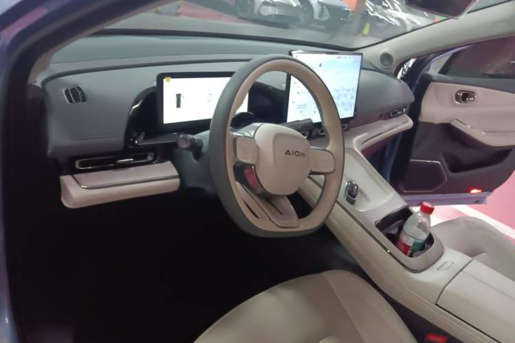 Used AION S MAX 2024 80 Star Edition Lithium Iron Phosphate Center Console