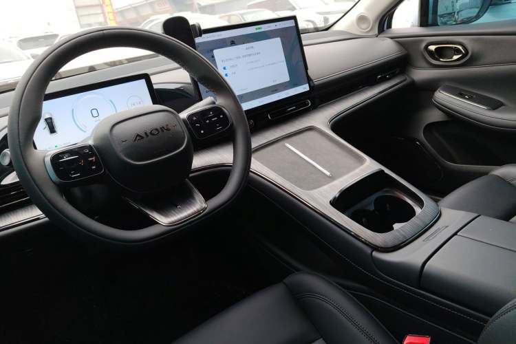 Used AION S MAX 2024 70 Star Edition Center Console