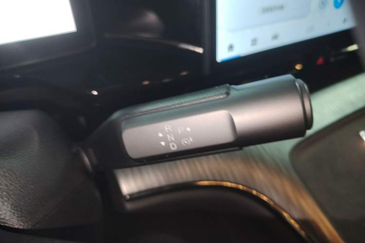 Used AION S MAX 2024 70 Star Edition Gear Lever