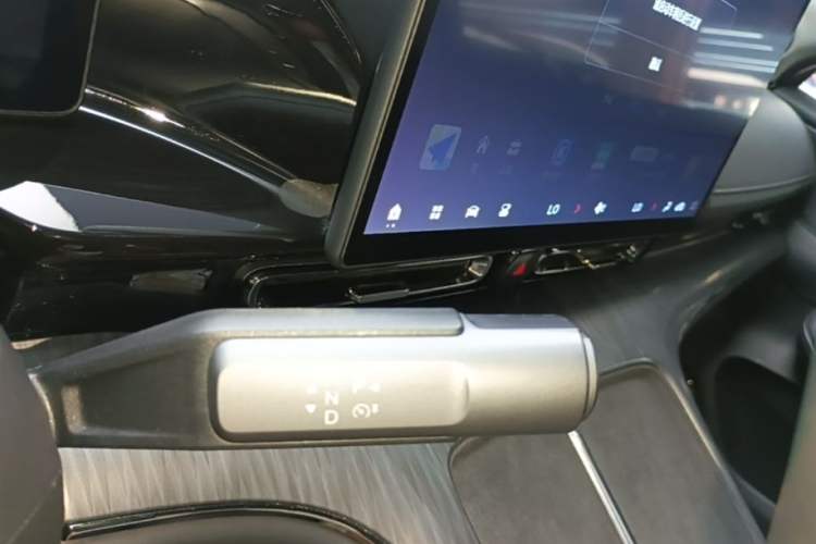 Used AION S MAX 2024 80 Star Edition Lithium Iron Phosphate Gear Lever