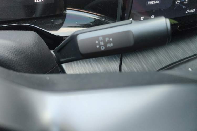 Used AION S MAX 2024 70 Star Edition 54.6 kWh Gear Lever
