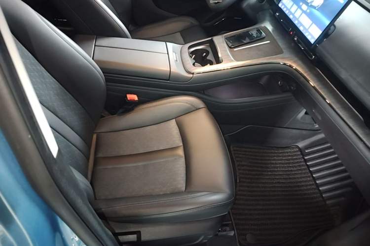 Used AION S MAX 2024 80 Star Edition Ternary Lithium Right Front Seat