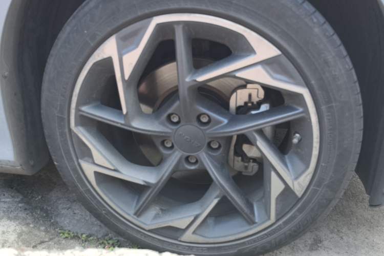 Used AION S MAX 2024 80 Star Edition Ternary Lithium Right Front Wheel Hub