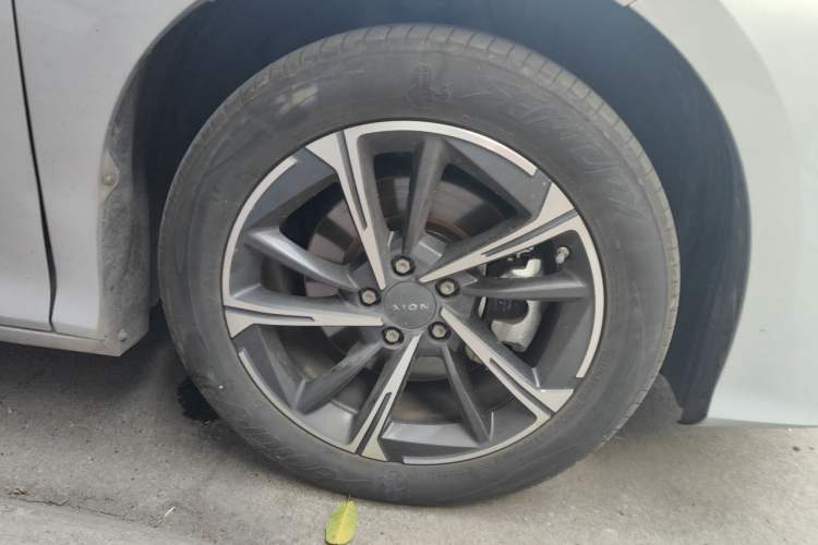 Used AION S MAX 2024 70 Star Edition 54.6 kWh Right Front Wheel Hub