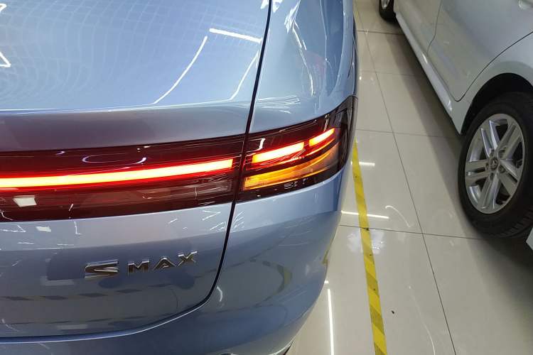 Used AION S MAX 2024 80 Star Edition Ternary Lithium Right Rear Taillight
