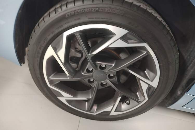 Used AION S MAX 2024 70 Star Edition Right Rear Wheel Hub