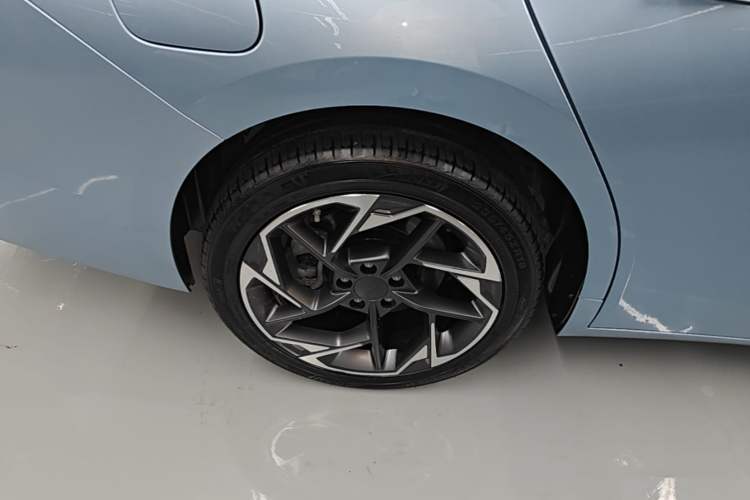 Used AION S MAX 2024 70 Star Edition Right Rear Wheel Hub