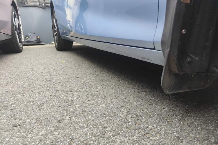 Used AION S MAX 2024 70 Star Edition Right Side Sill