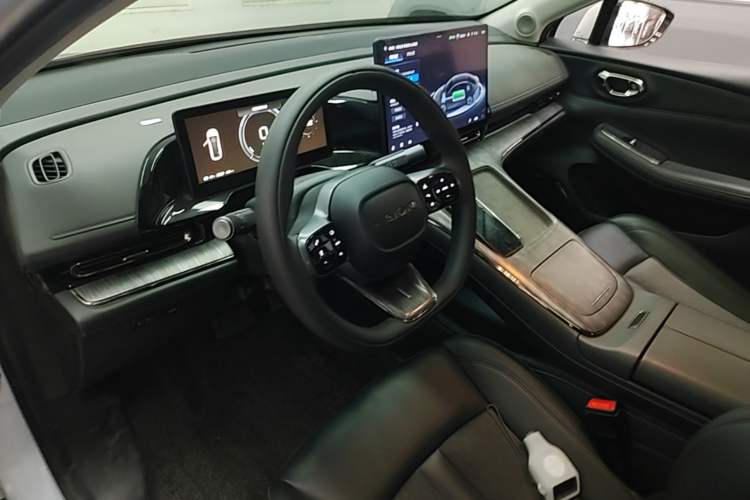 Used AION S MAX 2024 80 Star Edition Ternary Lithium Center Console