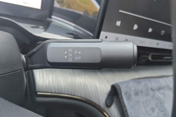 Used AION S MAX 2024 80 Star Edition Lithium Iron Phosphate Gear Lever