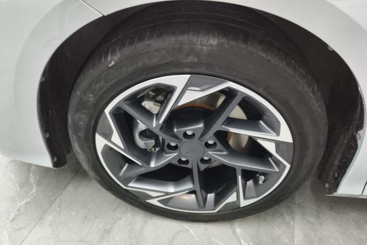Used AION S MAX 2024 80 Star Edition Lithium Iron Phosphate Left Front Wheel Hub