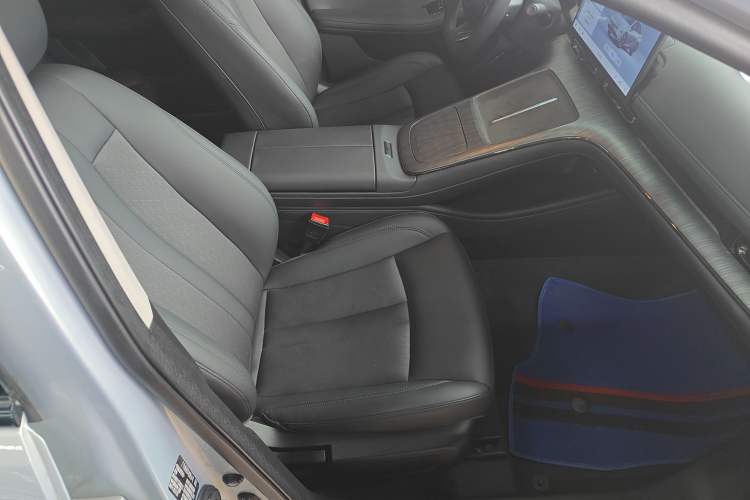 Used AION S MAX 2024 70 Star Edition Right Front Seat