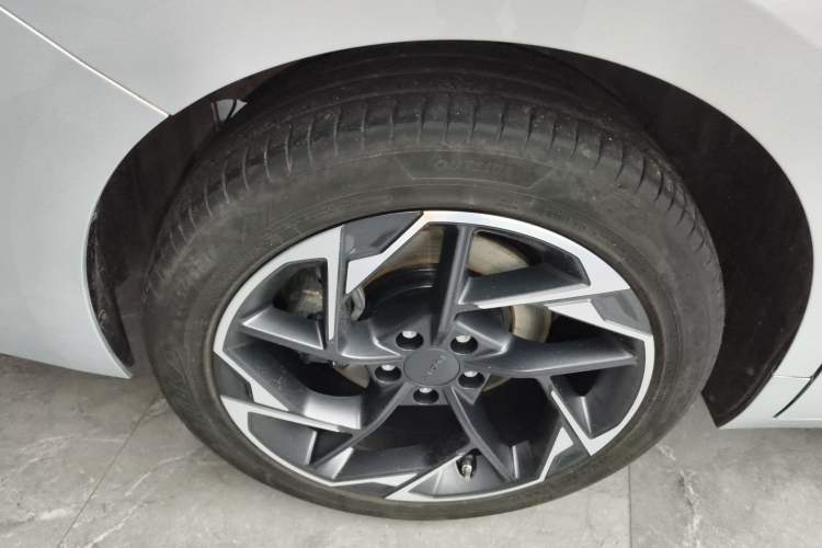 Used AION S MAX 2024 80 Star Edition Lithium Iron Phosphate Right Rear Wheel Hub
