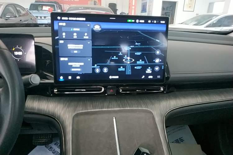 Used AION S MAX 2024 70 Star Edition 54.6 kWh Audio And AC Panel
