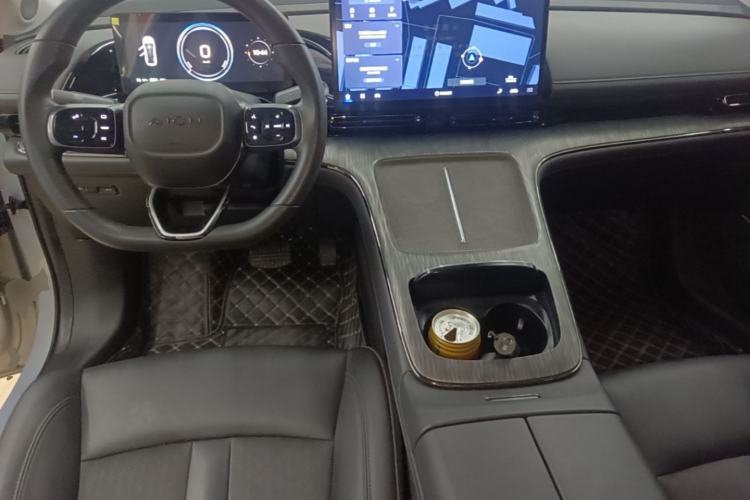 Used AION S MAX 2024 70 Star Edition 54.6 kWh Center Console