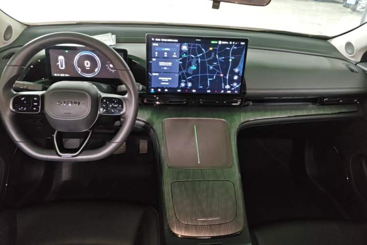 Used AION S MAX 2024 70 Star Edition 54.6 kWh Center Console