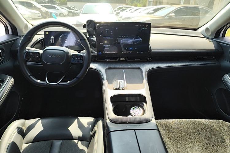 Used AION S MAX 2024 70 Star Edition 54.6 kWh Center Console