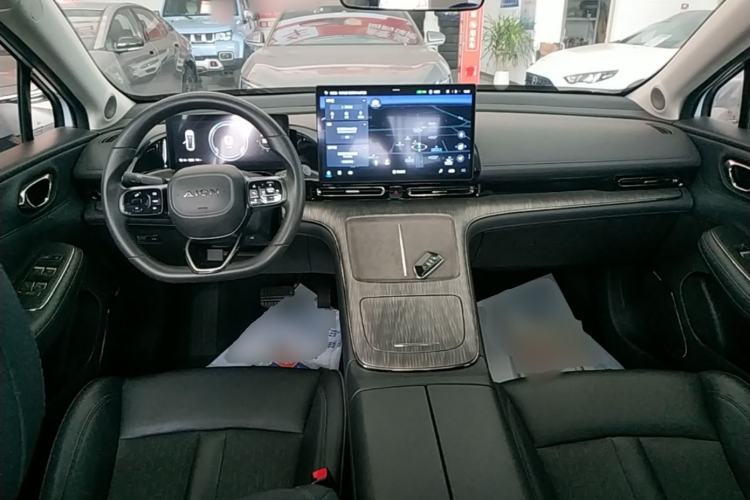 Used AION S MAX 2024 70 Star Edition 54.6 kWh Center Console