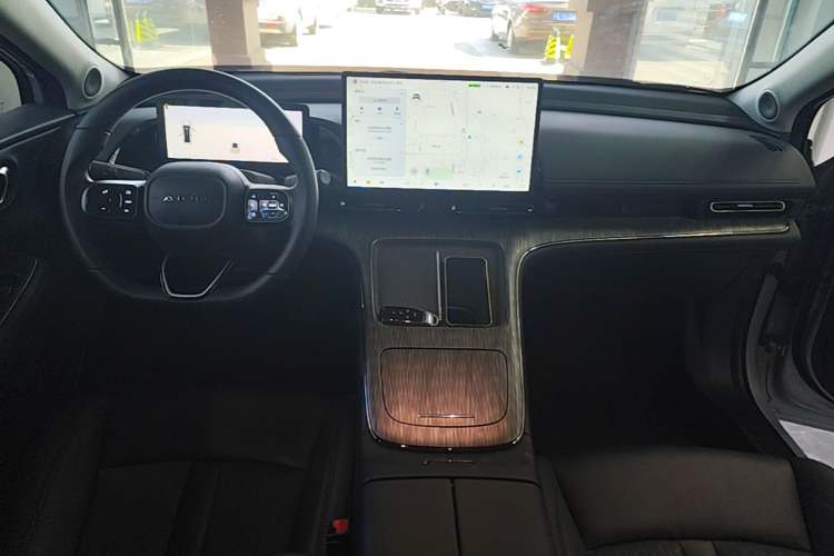 Used AION S MAX 2024 70 Star Edition 54.6 kWh Center Console