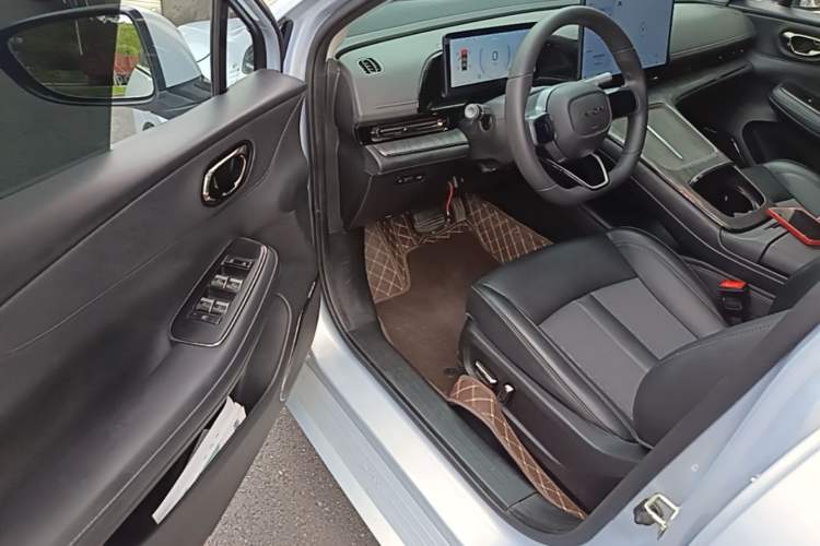Used AION S MAX 2024 70 Star Edition 54.6 kWh Driver Seat