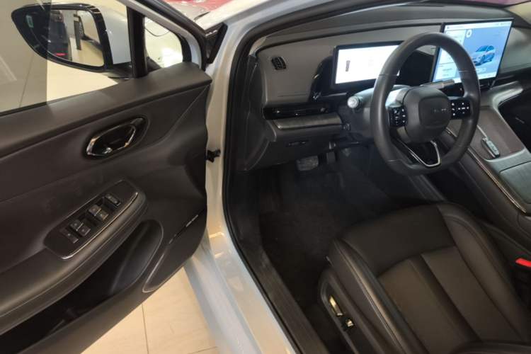 Used AION S MAX 2024 70 Star Edition 54.6 kWh Driver Seat