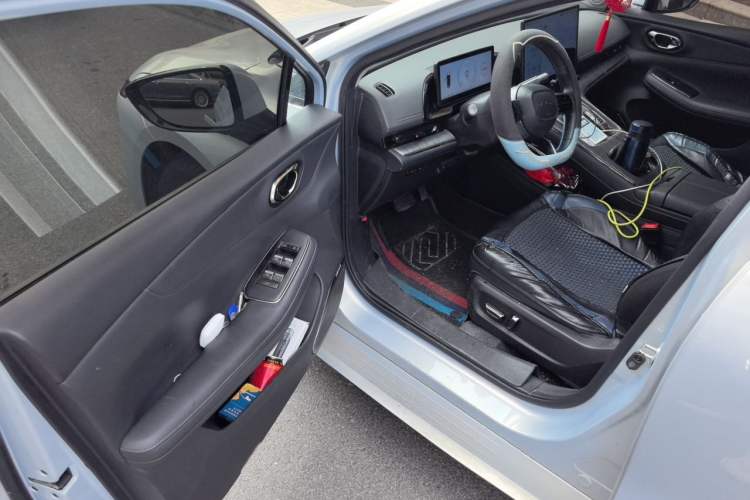 Used AION S MAX 2024 70 Star Edition 54.6 kWh Driver Seat