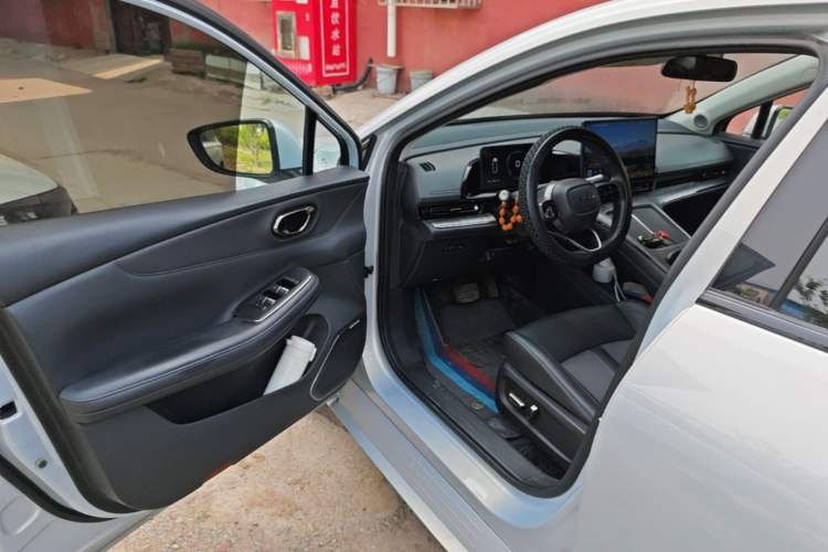 Used AION S MAX 2024 70 Star Edition 54.6 kWh Driver Seat