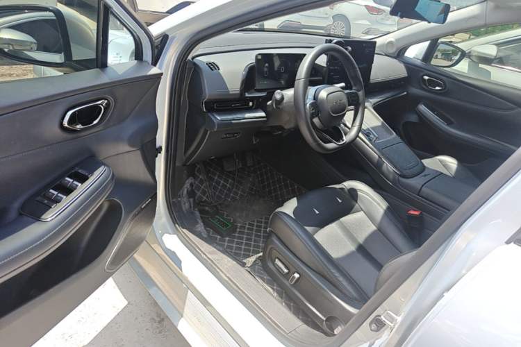 Used AION S MAX 2024 70 Star Edition 54.6 kWh Driver Seat