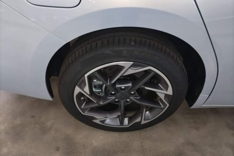 Used AION S MAX 2024 70 Star Edition Exterior 5
