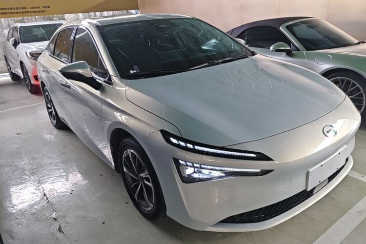 Used AION S MAX 2024 70 Star Edition 54.6 kWh Front Right 45 Deg