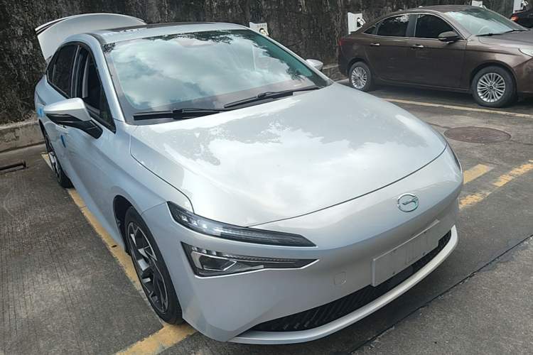 Used AION S MAX 2024 70 Star Edition Front Right 45 Deg