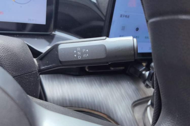 Used AION S MAX 2024 70 Star Edition 54.6 kWh Gear Lever