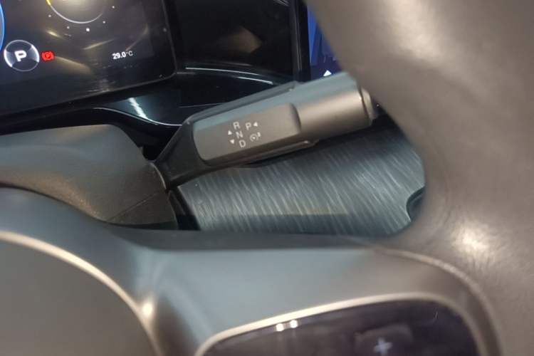 Used AION S MAX 2024 70 Star Edition 54.6 kWh Gear Lever