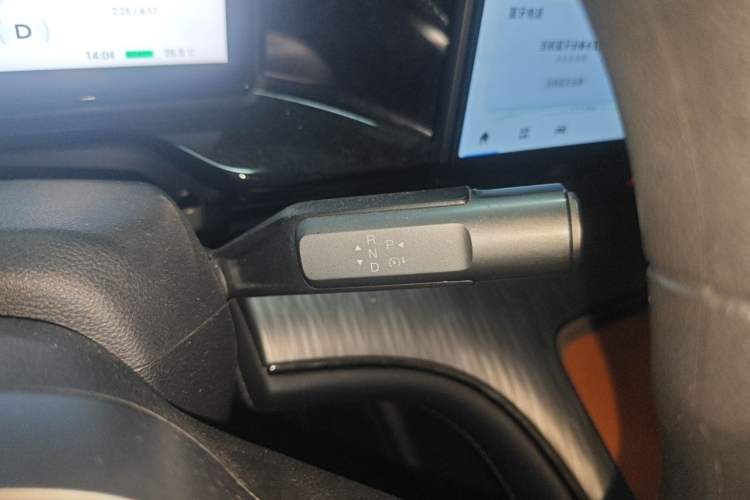 Used AION S MAX 2024 70 Star Edition 54.6 kWh Gear Lever