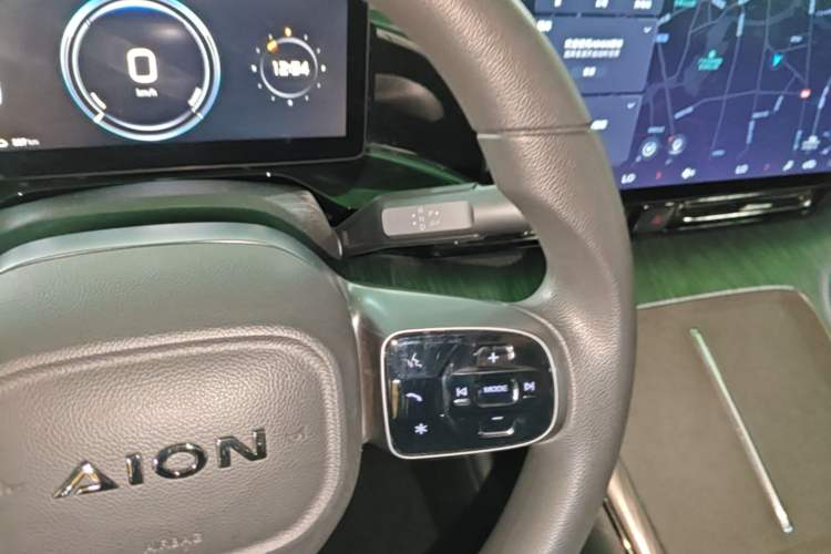 Used AION S MAX 2024 70 Star Edition 54.6 kWh Gear Lever