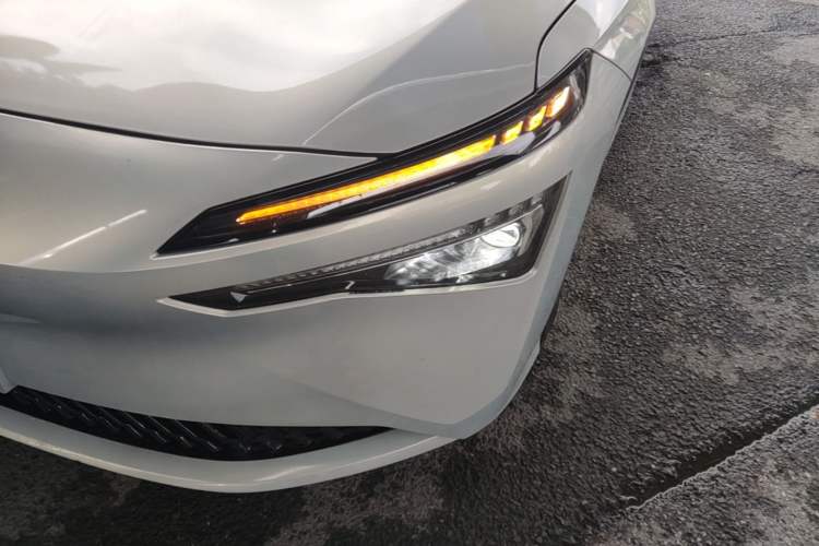 Used AION S MAX 2024 70 Star Edition 54.6 kWh Left Front Headlight