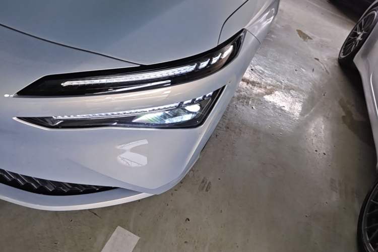 Used AION S MAX 2024 70 Star Edition 54.6 kWh Left Front Headlight