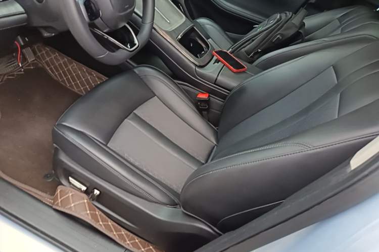 Used AION S MAX 2024 70 Star Edition 54.6 kWh Left Front Seat