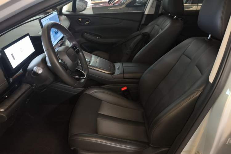 Used AION S MAX 2024 70 Star Edition 54.6 kWh Left Front Seat