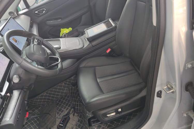 Used AION S MAX 2024 70 Star Edition 54.6 kWh Left Front Seat
